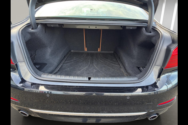 BMW 5 Serie 520i High Executive | Leder | Schuif/Kanteldak | 19"| Comfortstoelen met geheugen |