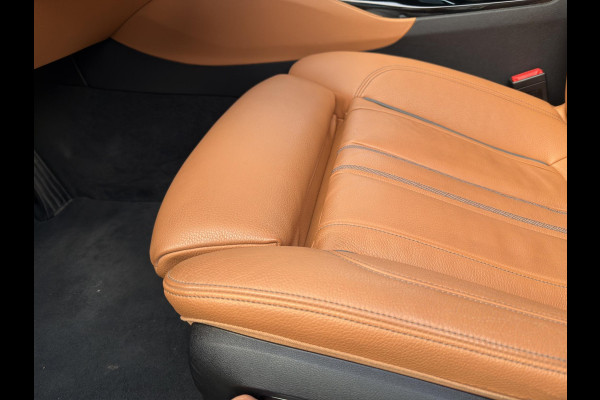 BMW 5 Serie 520i High Executive | Leder | Schuif/Kanteldak | 19"| Comfortstoelen met geheugen |