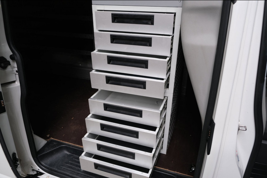 Volkswagen Transporter 2.0 TDI L2H1 - N.A.P. Airco, Cruise, Trekhaak.