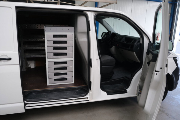 Volkswagen Transporter 2.0 TDI L2H1 - N.A.P. Airco, Cruise, Trekhaak.