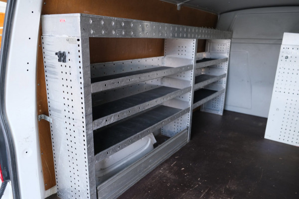 Volkswagen Transporter 2.0 TDI L2H1 - N.A.P. Airco, Cruise, Trekhaak.