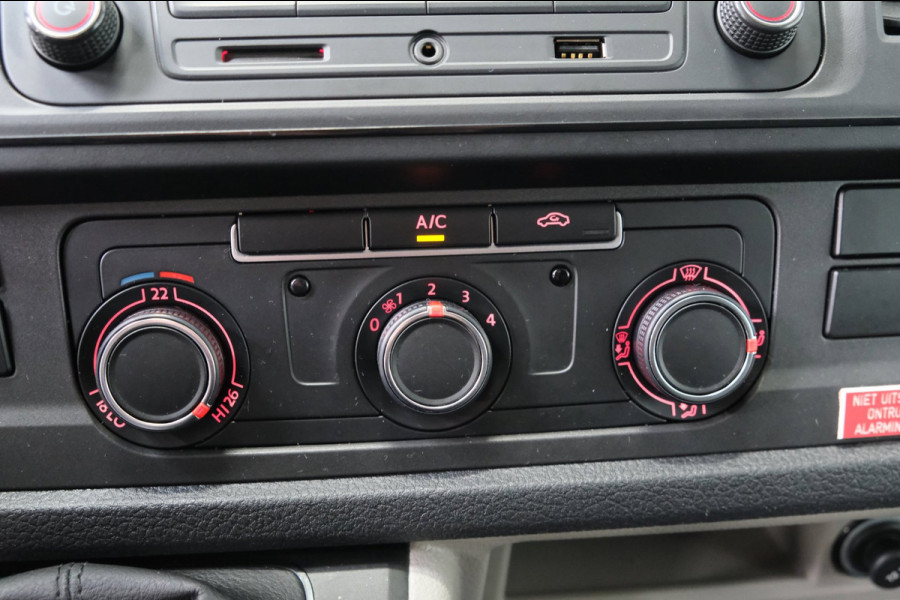 Volkswagen Transporter 2.0 TDI L2H1 - N.A.P. Airco, Cruise, Trekhaak.