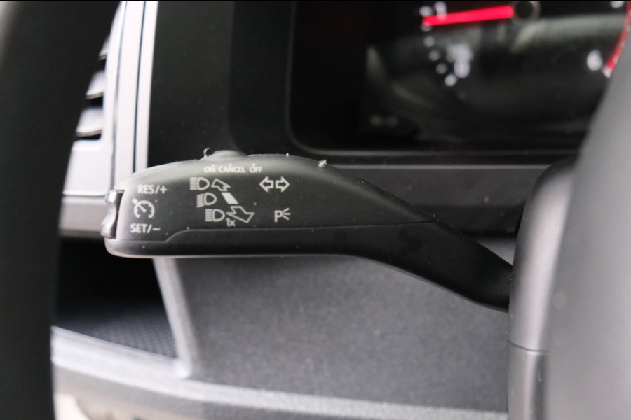 Volkswagen Transporter 2.0 TDI L2H1 - N.A.P. Airco, Cruise, Trekhaak.