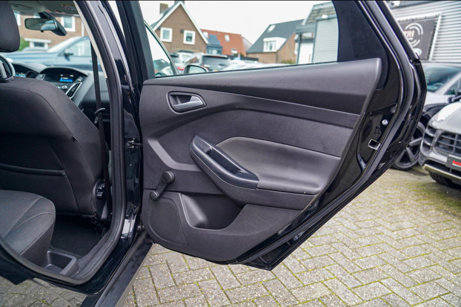 Ford Focus 1.6 TI-VCT Titanium | Cruise Control | AC | Multimedia