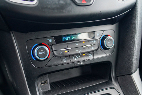 Ford Focus 1.6 TI-VCT Titanium | Cruise Control | AC | Multimedia
