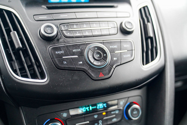 Ford Focus 1.6 TI-VCT Titanium | Cruise Control | AC | Multimedia