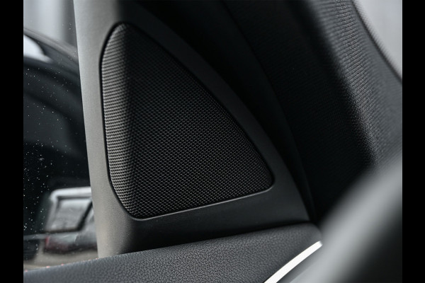 BMW X4 xDrive 20i High Executive M-Sport Pro | Panoramadak | NL-auto | Carbon pakket | Comfort Access | BMW Laser | Stoel- en stuurwiel verwarming | Hifi | Ambiance interieur | Trekhaak