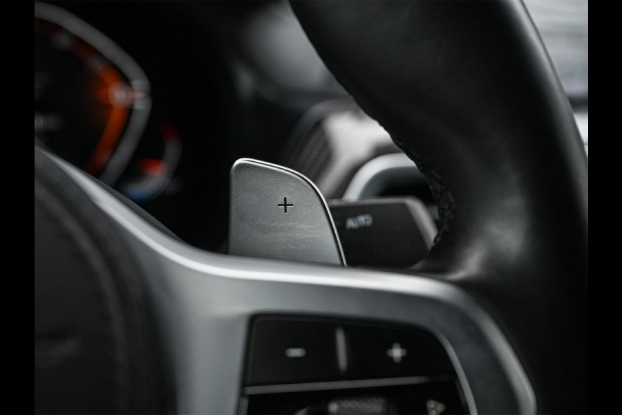 BMW X4 xDrive 20i High Executive M-Sport Pro | Panoramadak | NL-auto | Carbon pakket | Comfort Access | BMW Laser | Stoel- en stuurwiel verwarming | Hifi | Ambiance interieur | Trekhaak