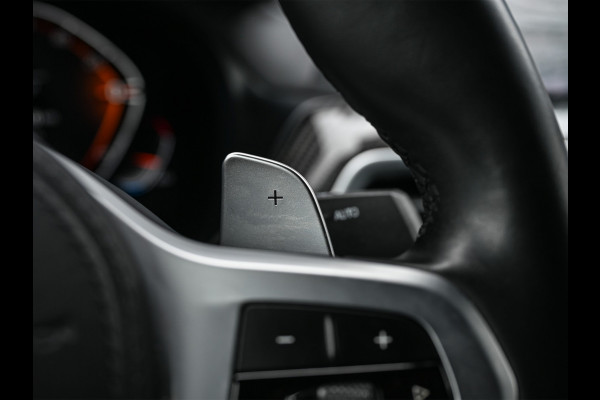 BMW X4 xDrive 20i High Executive M-Sport Pro | Panoramadak | NL-auto | Carbon pakket | Comfort Access | BMW Laser | Stoel- en stuurwiel verwarming | Hifi | Ambiance interieur | Trekhaak