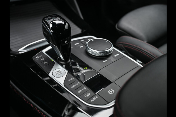 BMW X4 xDrive 20i High Executive M-Sport Pro | Panoramadak | NL-auto | Carbon pakket | Comfort Access | BMW Laser | Stoel- en stuurwiel verwarming | Hifi | Ambiance interieur | Trekhaak