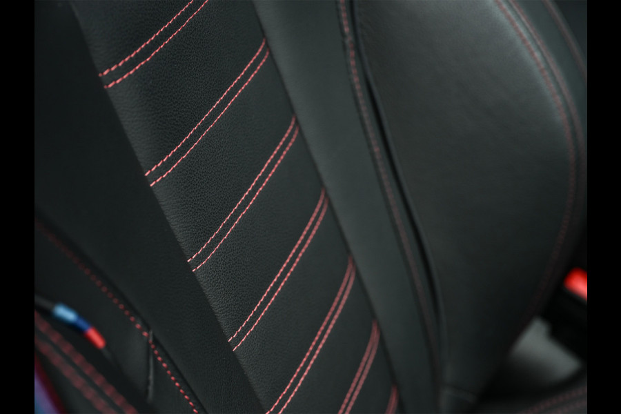 BMW X4 xDrive 20i High Executive M-Sport Pro | Panoramadak | NL-auto | Carbon pakket | Comfort Access | BMW Laser | Stoel- en stuurwiel verwarming | Hifi | Ambiance interieur | Trekhaak