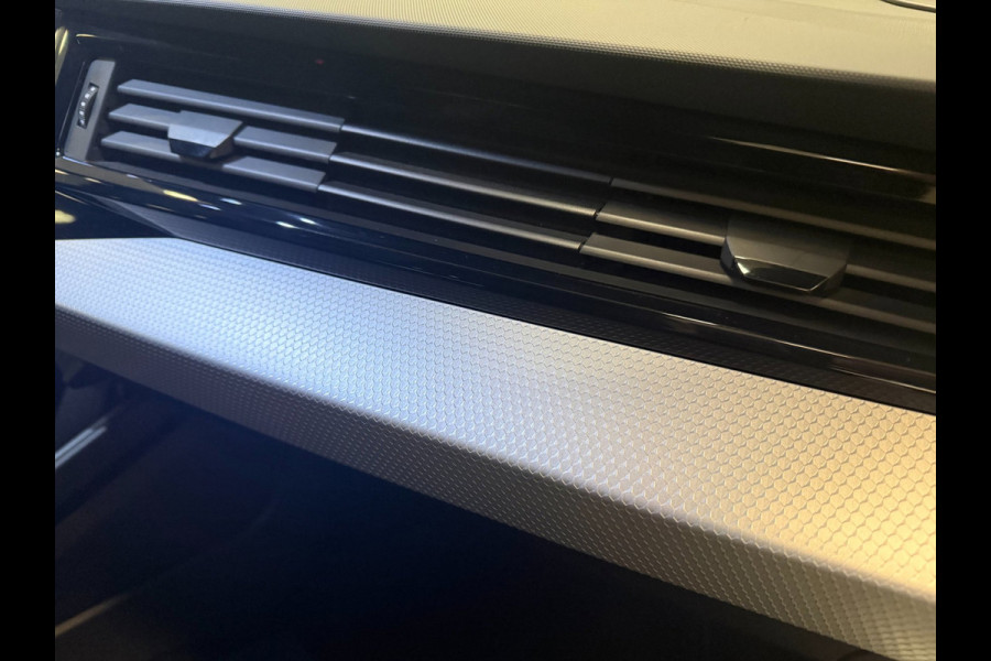 Audi A1 SPORTBACK 35 TFSI 2X S-LINE BLACK-LINE V-COCKPIT/NAVI/DAB/CARPLAY/SONOS/CRUISE///