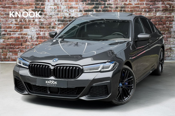 BMW 5 Serie Sedan 545e xDrive High Executive M Sport Pakket Automaat / Live Cockpit Professional / Schuif-/kanteldak / Comfortstoelen / 20 Inch / M Sportremsysteem / Laserlicht / Driving Assistant Professional / Hifi / Stoelventilatie