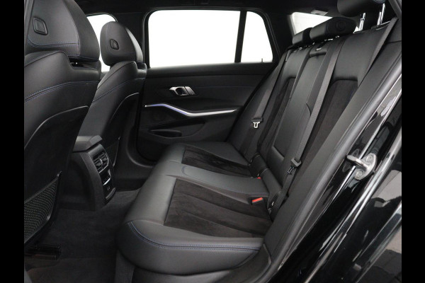 BMW 3 Serie 318i M Sport | Panoramadak | Stoelverwarming | Leder/Alcantara | Carplay | Live Cockpit | Sportstoelen | Full LED | Navigatie | Parkeerhulp | Climate control