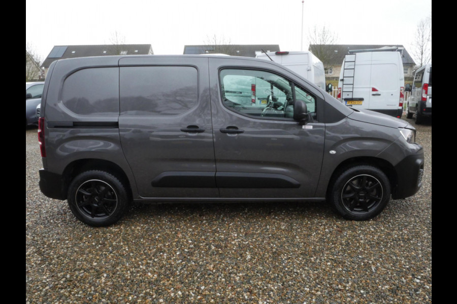 Peugeot Partner 1.2 PureTech 130PK, Benzine, Automaat