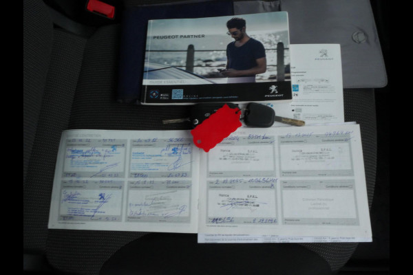 Peugeot Partner 1.2 PureTech 130PK, Benzine, Automaat