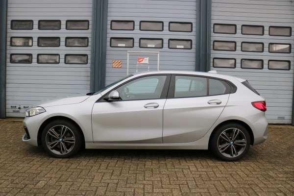 BMW 1-serie 118i Executive Edition Autom Xenon Led Navi Sportzetels 17inch Bj:2020