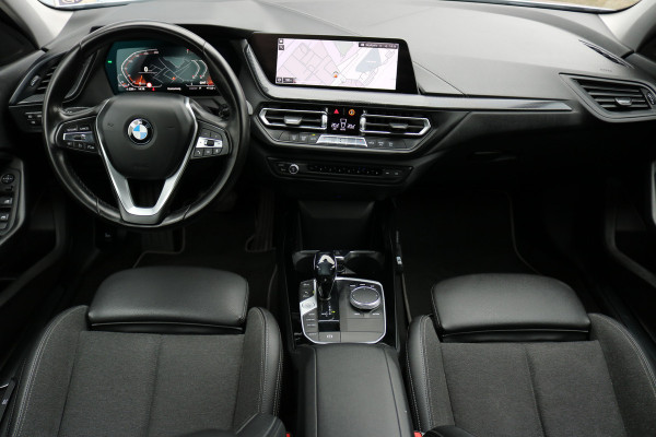BMW 1-serie 118i Executive Edition Autom Xenon Led Navi Sportzetels 17inch Bj:2020