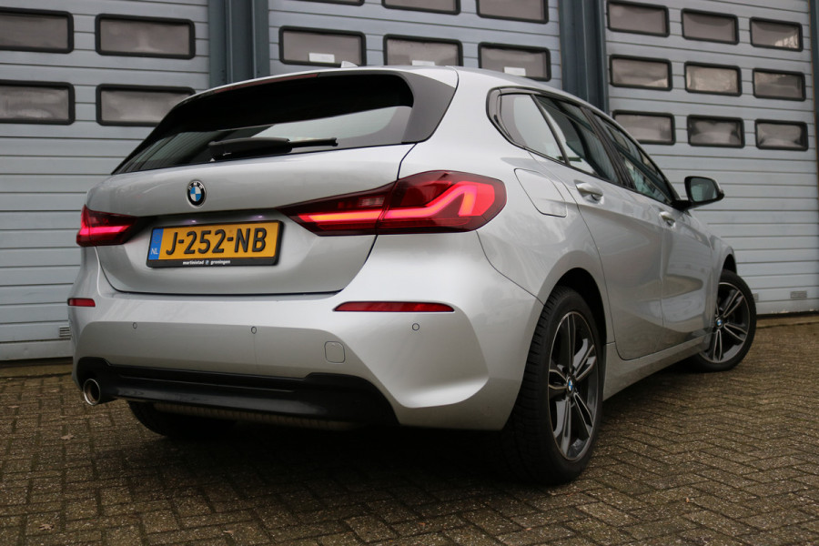 BMW 1-serie 118i Executive Edition Autom Xenon Led Navi Sportzetels 17inch Bj:2020