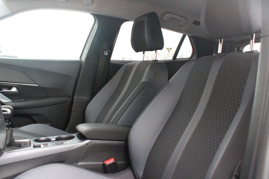 Peugeot 2008 1.2 100PK ALLURE PACK | TREKHAAK | NAVIGATIE | LED KOPLAMPEN | 3-D INSTRUMENTENPANEEL | KEYLESS ENTRY/START | ACHTERUITRIJ CAMERA | CLIMATE CONTROL | APPLE CARPLAY/ANDROID AUTO | CRUISE CONTROL | DAB+ RADIO | PARKEERSENSOREN VOOR + ACHTER |