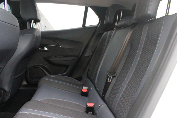 Peugeot 2008 1.2 100PK ALLURE PACK | TREKHAAK | NAVIGATIE | LED KOPLAMPEN | 3-D INSTRUMENTENPANEEL | KEYLESS ENTRY/START | ACHTERUITRIJ CAMERA | CLIMATE CONTROL | APPLE CARPLAY/ANDROID AUTO | CRUISE CONTROL | DAB+ RADIO | PARKEERSENSOREN VOOR + ACHTER |