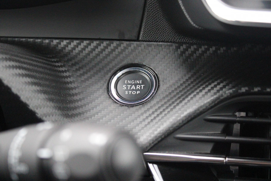 Peugeot 2008 1.2 100PK ALLURE PACK | TREKHAAK | NAVIGATIE | LED KOPLAMPEN | 3-D INSTRUMENTENPANEEL | KEYLESS ENTRY/START | ACHTERUITRIJ CAMERA | CLIMATE CONTROL | APPLE CARPLAY/ANDROID AUTO | CRUISE CONTROL | DAB+ RADIO | PARKEERSENSOREN VOOR + ACHTER |