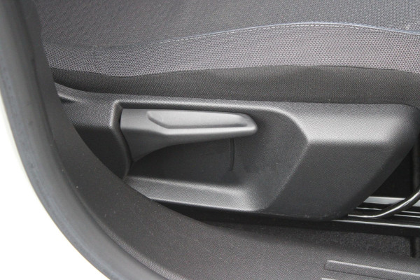 Peugeot 2008 1.2 100PK ALLURE PACK | TREKHAAK | NAVIGATIE | LED KOPLAMPEN | 3-D INSTRUMENTENPANEEL | KEYLESS ENTRY/START | ACHTERUITRIJ CAMERA | CLIMATE CONTROL | APPLE CARPLAY/ANDROID AUTO | CRUISE CONTROL | DAB+ RADIO | PARKEERSENSOREN VOOR + ACHTER |