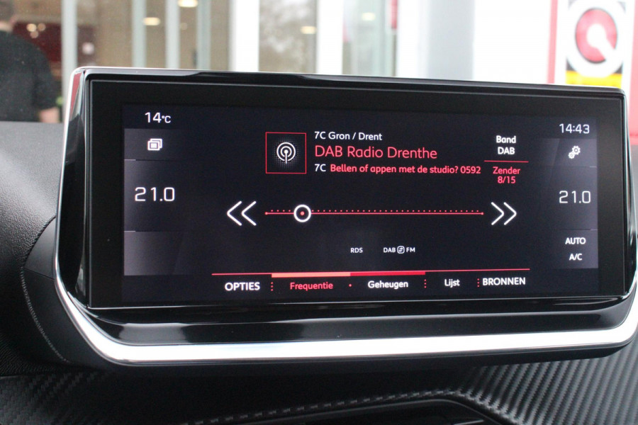 Peugeot 2008 1.2 100PK ALLURE PACK | TREKHAAK | NAVIGATIE | LED KOPLAMPEN | 3-D INSTRUMENTENPANEEL | KEYLESS ENTRY/START | ACHTERUITRIJ CAMERA | CLIMATE CONTROL | APPLE CARPLAY/ANDROID AUTO | CRUISE CONTROL | DAB+ RADIO | PARKEERSENSOREN VOOR + ACHTER |