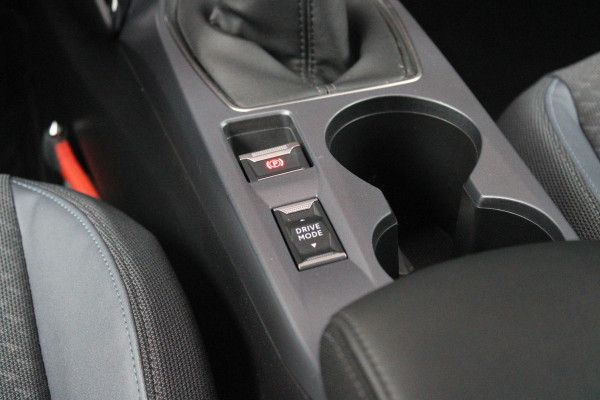 Peugeot 2008 1.2 100PK ALLURE PACK | TREKHAAK | NAVIGATIE | LED KOPLAMPEN | 3-D INSTRUMENTENPANEEL | KEYLESS ENTRY/START | ACHTERUITRIJ CAMERA | CLIMATE CONTROL | APPLE CARPLAY/ANDROID AUTO | CRUISE CONTROL | DAB+ RADIO | PARKEERSENSOREN VOOR + ACHTER |