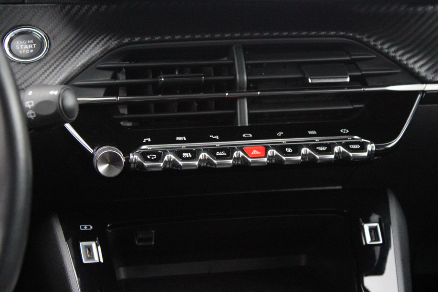 Peugeot 2008 1.2 100PK ALLURE PACK | TREKHAAK | NAVIGATIE | LED KOPLAMPEN | 3-D INSTRUMENTENPANEEL | KEYLESS ENTRY/START | ACHTERUITRIJ CAMERA | CLIMATE CONTROL | APPLE CARPLAY/ANDROID AUTO | CRUISE CONTROL | DAB+ RADIO | PARKEERSENSOREN VOOR + ACHTER |