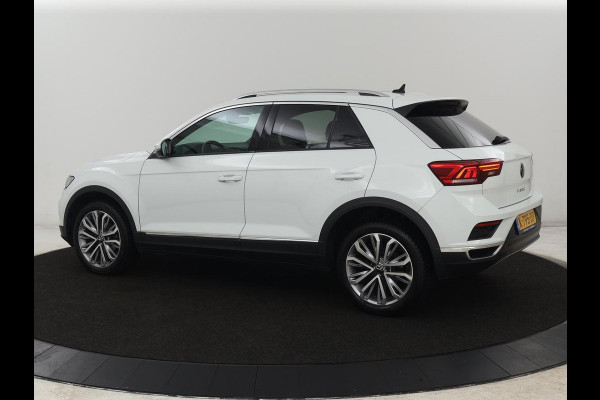 Volkswagen T-Roc 1.5 TSI Sport | Panoramadak | Adaptive cruise | Keyless | Carplay | Navigatie | Full LED | Virtual Cockpit | Climate control | Parkeerhulp | Bluetooth