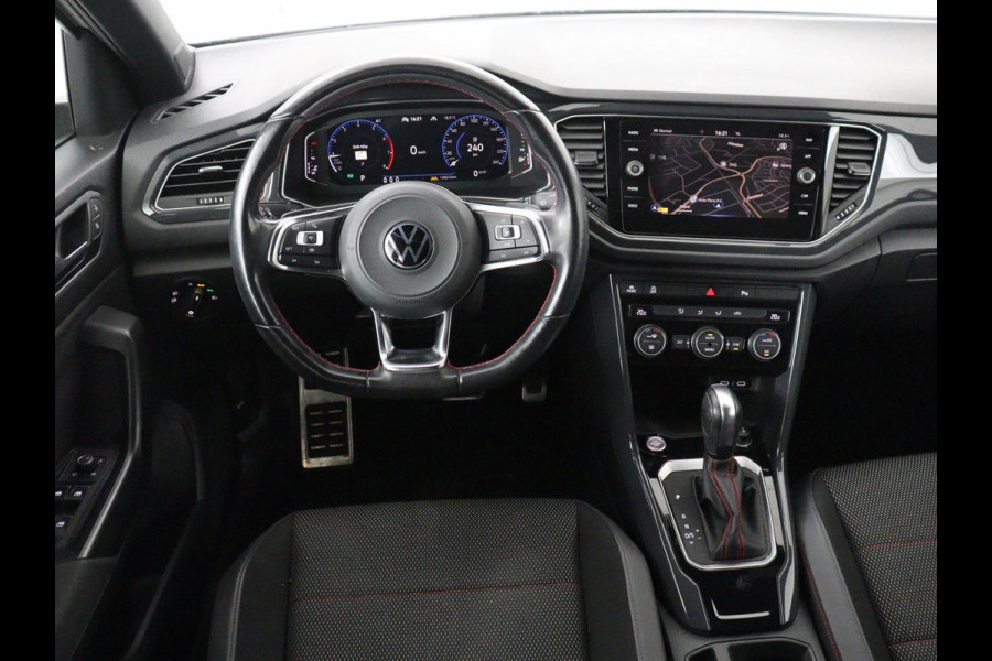 Volkswagen T-Roc 1.5 TSI Sport | Panoramadak | Adaptive cruise | Keyless | Carplay | Navigatie | Full LED | Virtual Cockpit | Climate control | Parkeerhulp | Bluetooth