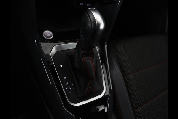 Volkswagen T-Roc 1.5 TSI Sport | Panoramadak | Adaptive cruise | Keyless | Carplay | Navigatie | Full LED | Virtual Cockpit | Climate control | Parkeerhulp | Bluetooth