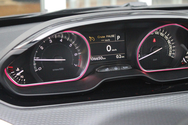 Peugeot 2008 1.2 130PK AUTOMAAT GT-LINE | AFNEEMBARE TREKHAAK | PANORAMA DAK | STOEL VERWARMING | LICHTMETALEN VELGEN 17" | ALL SEASON BANDEN | CLIMATE CONTROL | CRUISE CONTROL | NAVIGATIE | APPLE CARPLAY/ANDROID AUTO | ACHTERUITRIJ CAMERA | EERSTE EIGENAAR! |