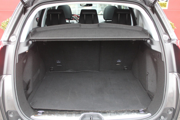 Peugeot 2008 1.2 130PK AUTOMAAT GT-LINE | AFNEEMBARE TREKHAAK | PANORAMA DAK | STOEL VERWARMING | LICHTMETALEN VELGEN 17" | ALL SEASON BANDEN | CLIMATE CONTROL | CRUISE CONTROL | NAVIGATIE | APPLE CARPLAY/ANDROID AUTO | ACHTERUITRIJ CAMERA | EERSTE EIGENAAR! |