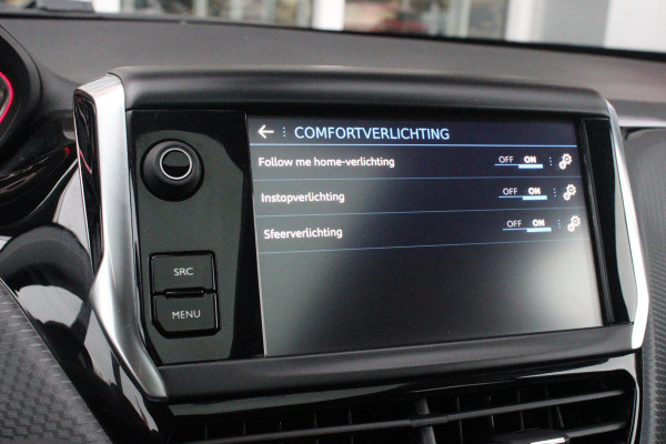 Peugeot 2008 1.2 130PK AUTOMAAT GT-LINE | AFNEEMBARE TREKHAAK | PANORAMA DAK | STOEL VERWARMING | LICHTMETALEN VELGEN 17" | ALL SEASON BANDEN | CLIMATE CONTROL | CRUISE CONTROL | NAVIGATIE | APPLE CARPLAY/ANDROID AUTO | ACHTERUITRIJ CAMERA | EERSTE EIGENAAR! |