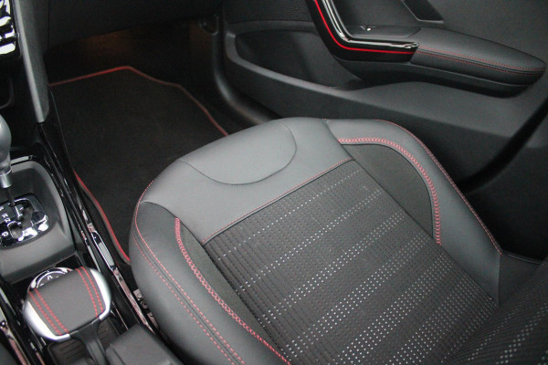 Peugeot 2008 1.2 130PK AUTOMAAT GT-LINE | AFNEEMBARE TREKHAAK | PANORAMA DAK | STOEL VERWARMING | LICHTMETALEN VELGEN 17" | ALL SEASON BANDEN | CLIMATE CONTROL | CRUISE CONTROL | NAVIGATIE | APPLE CARPLAY/ANDROID AUTO | ACHTERUITRIJ CAMERA | EERSTE EIGENAAR! |