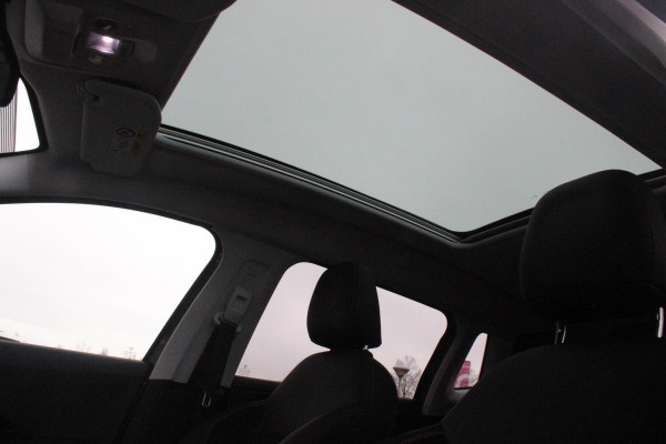 Peugeot 2008 1.2 130PK AUTOMAAT GT-LINE | AFNEEMBARE TREKHAAK | PANORAMA DAK | STOEL VERWARMING | LICHTMETALEN VELGEN 17" | ALL SEASON BANDEN | CLIMATE CONTROL | CRUISE CONTROL | NAVIGATIE | APPLE CARPLAY/ANDROID AUTO | ACHTERUITRIJ CAMERA | EERSTE EIGENAAR! |