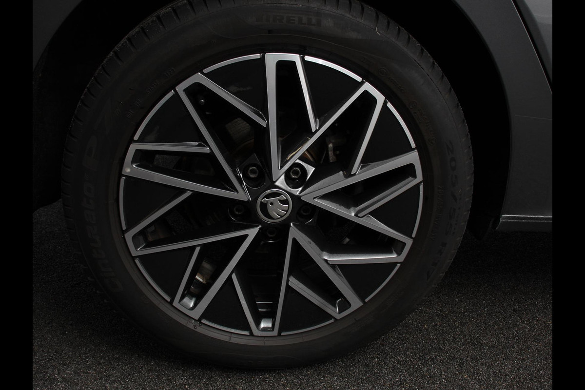 Škoda Octavia Combi 1.4 TSI iV PHEV Business Edition Plus | Navigatie | Apple Carplay/Android Auto | Climate Control | Cruise Control | Parkeer sensoren | Camera | Full LED | 17" LM Velgen