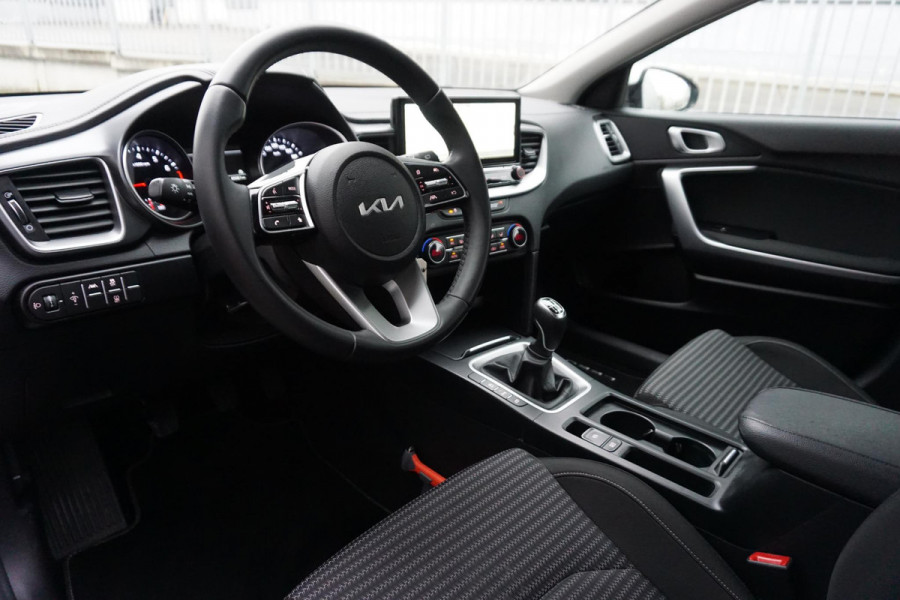 Kia Ceed 1.0 T-GDi 120PK DynamicLine/NL-Auto/All-Seasonband /1e Eigenaar.