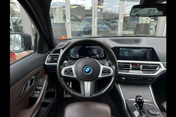 BMW 3 Serie Touring 320e Business Edition Plus | M sport | Pano | HUD | Leder