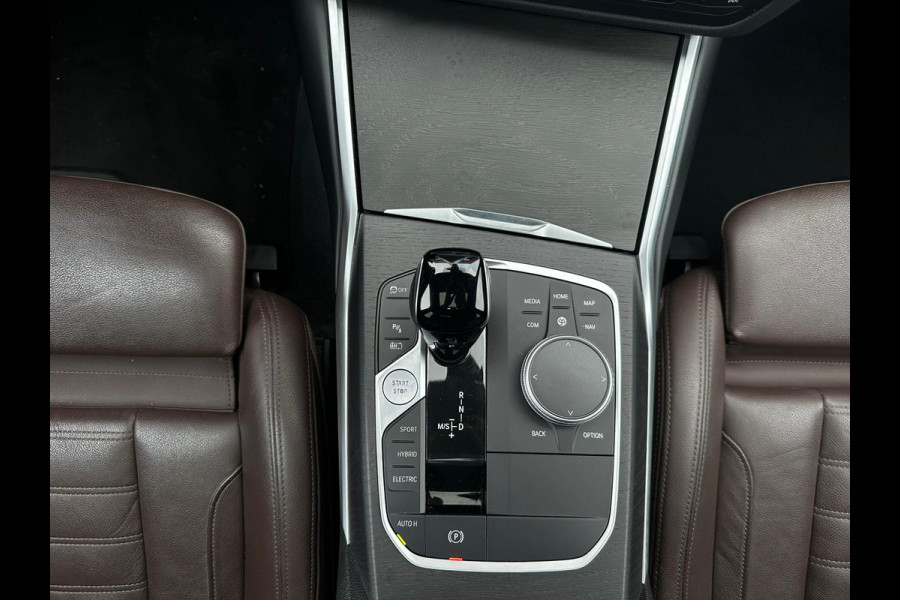BMW 3 Serie Touring 320e Business Edition Plus | M sport | Pano | HUD | Leder