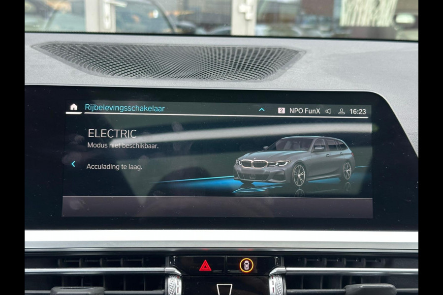 BMW 3 Serie Touring 320e Business Edition Plus | M sport | Pano | HUD | Leder