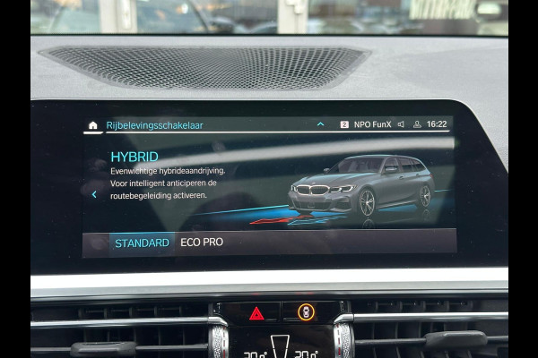 BMW 3 Serie Touring 320e Business Edition Plus | M sport | Pano | HUD | Leder