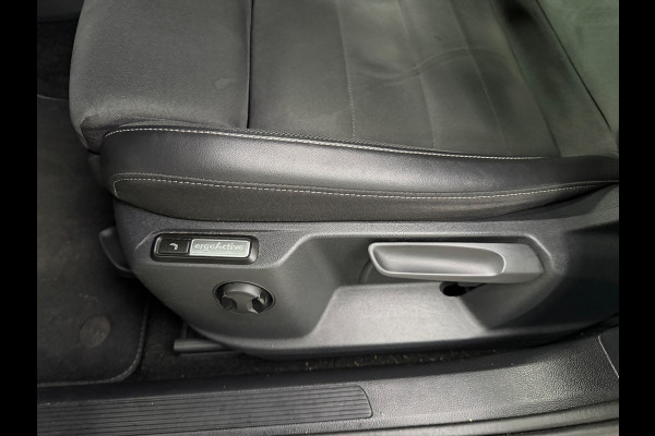 Volkswagen T-Roc 1.5 TSI R-Line Business+ ACC/Sfeer/Massage