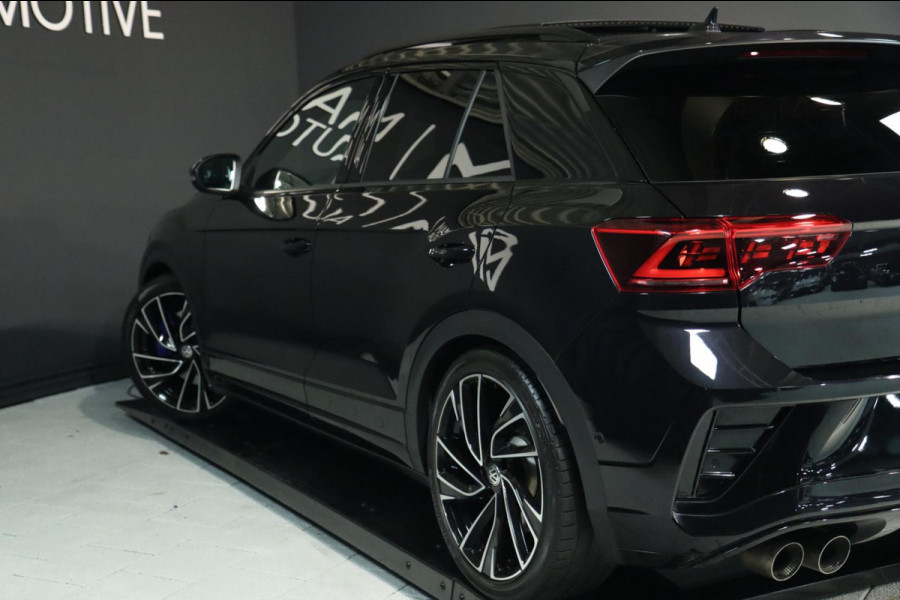 Volkswagen T-Roc 2.0 TSI 4Motion R 300PK / PANODAK / AKRA / VIRTUAL / ACC / KEYLESS / CAMERA / CARPLAY