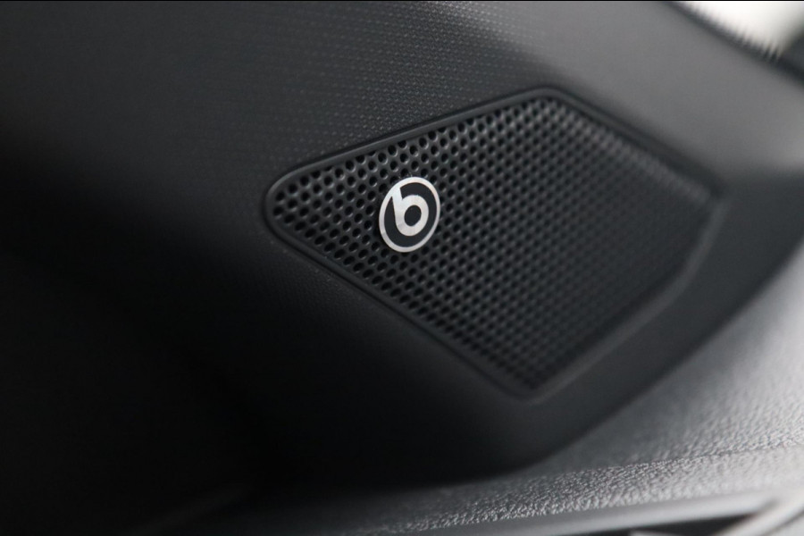 Volkswagen T-Roc 2.0 TSI 4Motion R 300PK / PANODAK / AKRA / VIRTUAL / ACC / KEYLESS / CAMERA / CARPLAY