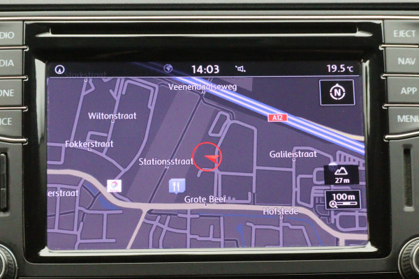 Volkswagen Transporter 2.0 TDI 150 PK L2H1 Highline 3-Zits, Verwarmde Voorruit, Apple Carplay, Cruise, PDC, DAB, Trekhaak, 18''