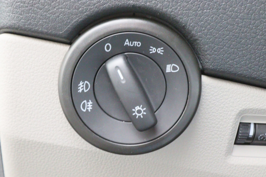 Volkswagen Transporter 2.0 TDI 150 PK L2H1 Highline 3-Zits, Verwarmde Voorruit, Apple Carplay, Cruise, PDC, DAB, Trekhaak, 18''