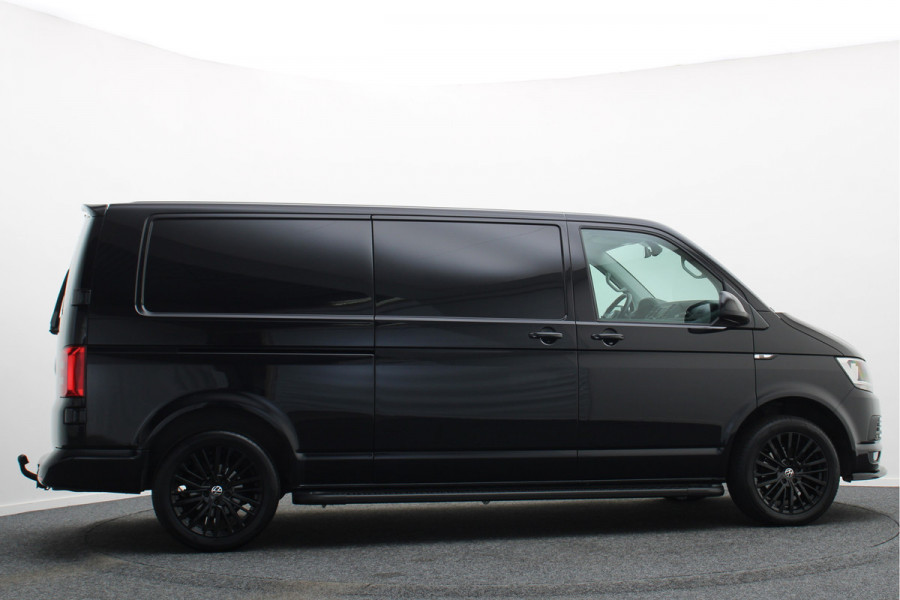 Volkswagen Transporter 2.0 TDI 150 PK L2H1 Highline 3-Zits, Verwarmde Voorruit, Apple Carplay, Cruise, PDC, DAB, Trekhaak, 18''